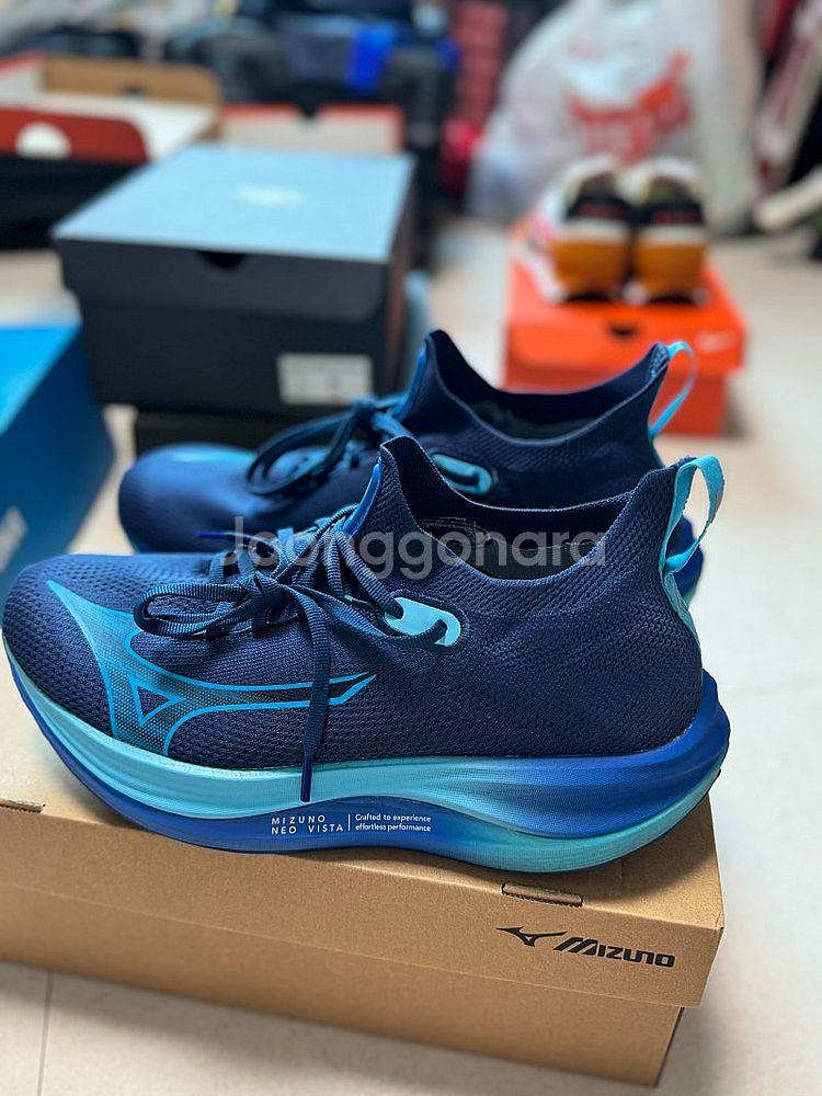 미즈노 러닝화 네오 비스타 275mm 상급 11만원--3