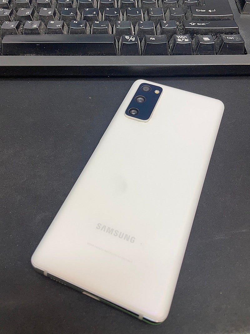 갤럭시S20FE 화이트 128GB 무잔상 상태좋은 중고...--0