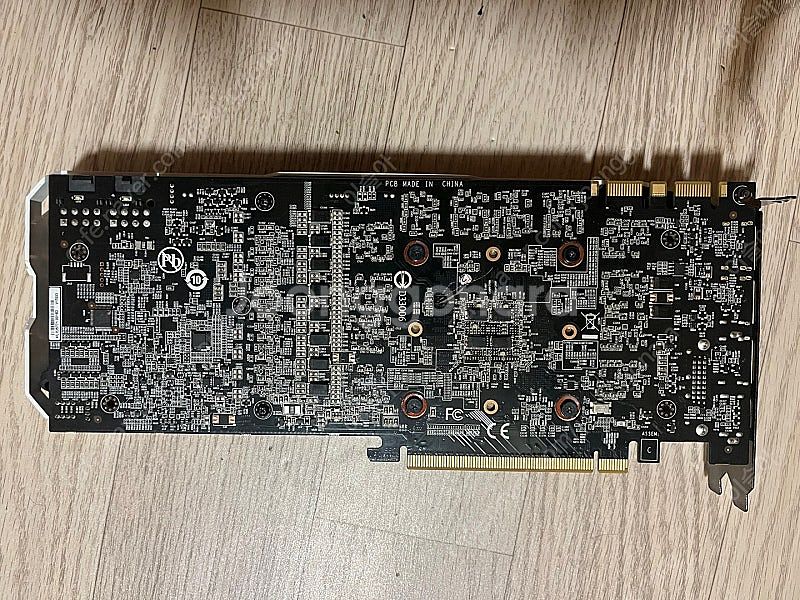 고장난 기가바이트 1080 TI--1