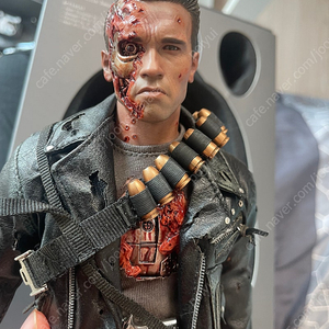핫토이 터미네이터 T-800 DX11