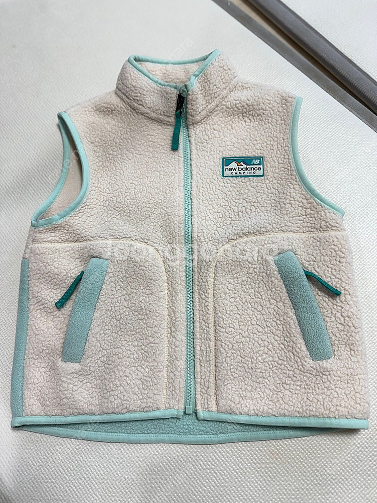 뉴발란스 120사이즈 조끼--0