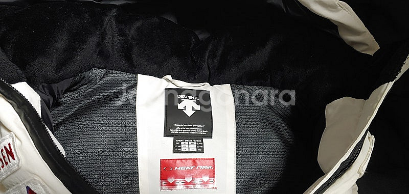 데상트 스위스스키팀 패딩 조끼 아동 140--2