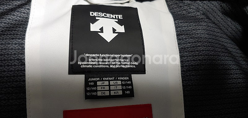 데상트 스위스스키팀 패딩 조끼 아동 140--3