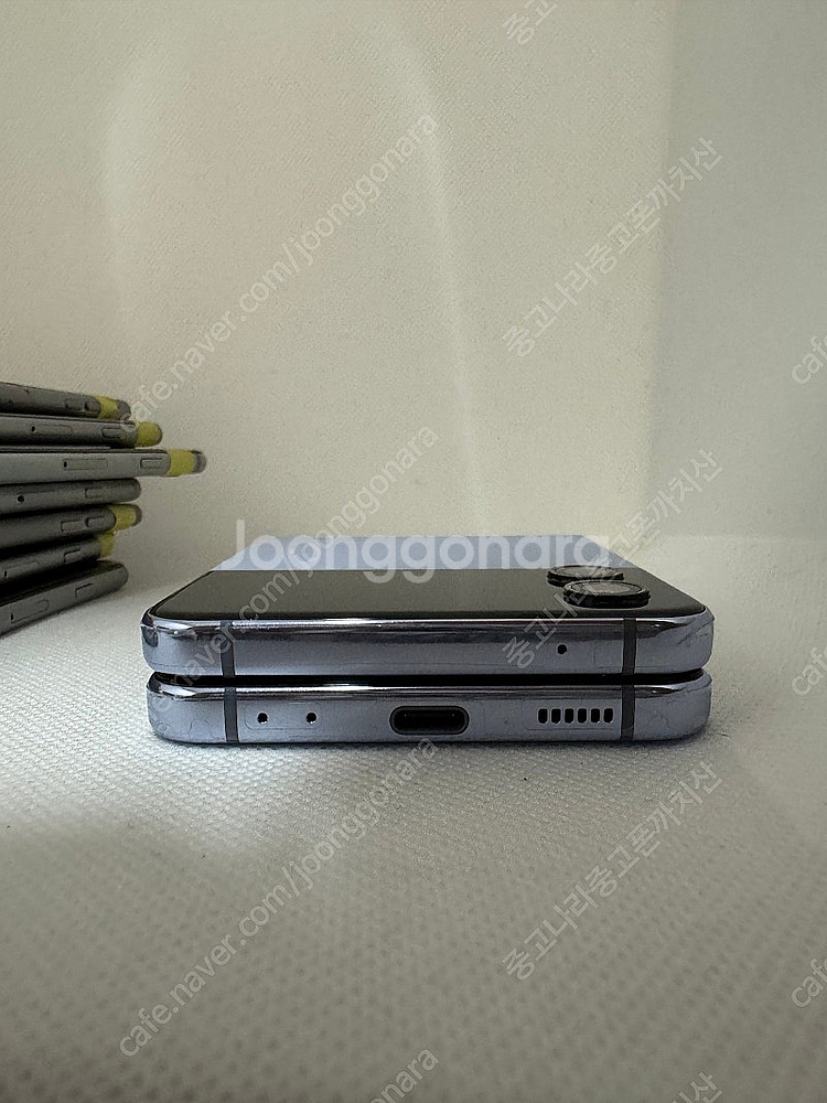 삼성 갤럭시 Z플립4 블루 리퍼폰 새상품급 S급 32만...--1
