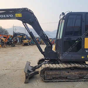 중고굴삭기 볼보 EC60EP 2020년 11월식 특A급 고무패드, 코끼리집게, 회전라인 장착, 경북 고령소재 010-3563-6002