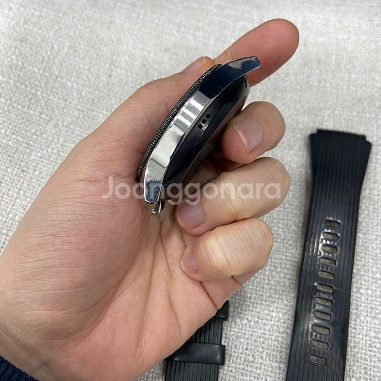 30608 갤럭시워치4 46mm 블랙 팝니다 5만원--2