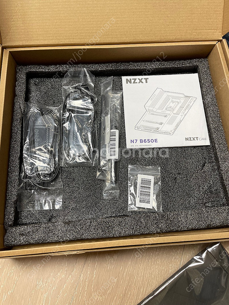 [풀박스] NZXT N7 B650E Matt White--3