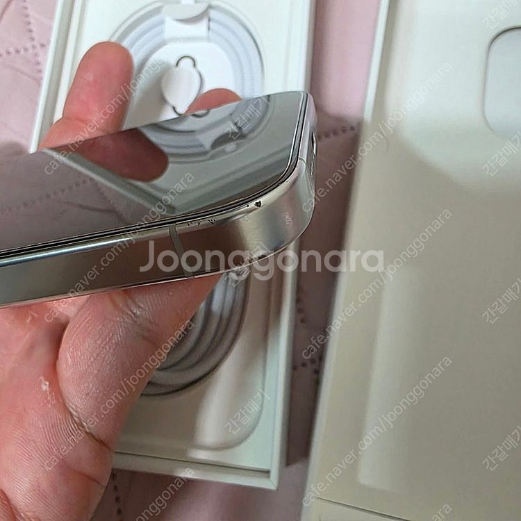 아이폰16프로 256기가 화이트--6