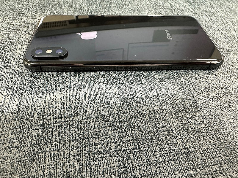 아이폰XS 64G 스페이스그레이 배터리75% 상태좋은폰...--6