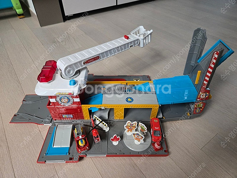 뽀로로 변신 소방차 팝니다.--1