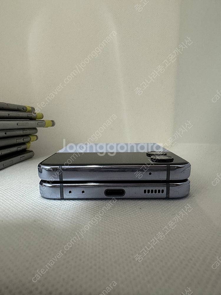 삼성 갤럭시 Z플립4 블루 리퍼폰 새상품급 S급 32만...--1
