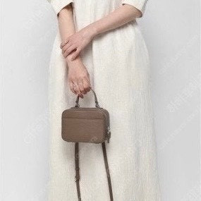 주르드 제작 소가죽 미니백 토프 (1회 착용)