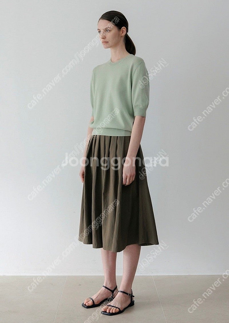 문달 Dora skirt in khaki brown 판매합니다--1