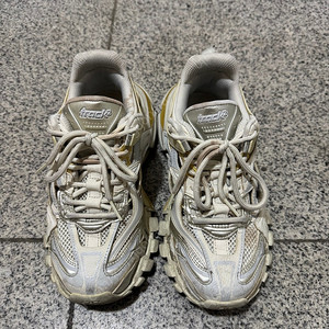 발렌시아가 트렉2 36사이즈