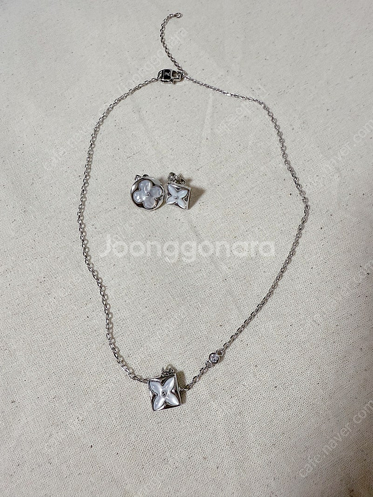고퀄 악세사리 (루이비통 목걸이,귀걸이,팔찌)--8