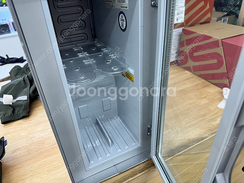 레드불 소형 냉장고 팔아요--2