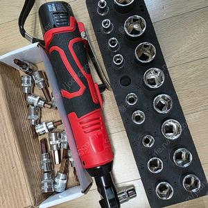 12v 무선 전동 라쳇렌치 + 각종 복스알 + 여분배터리1