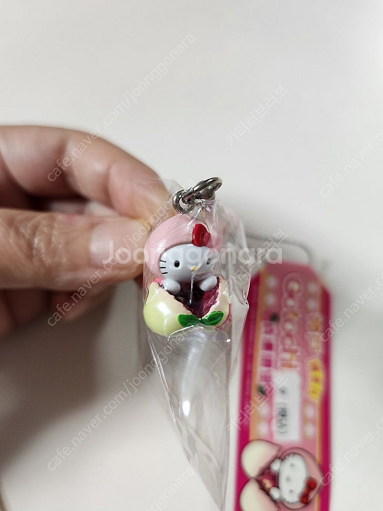 헬로키티 지역한정 고전 키티 스트랩(고베 한정 모모 복...--1