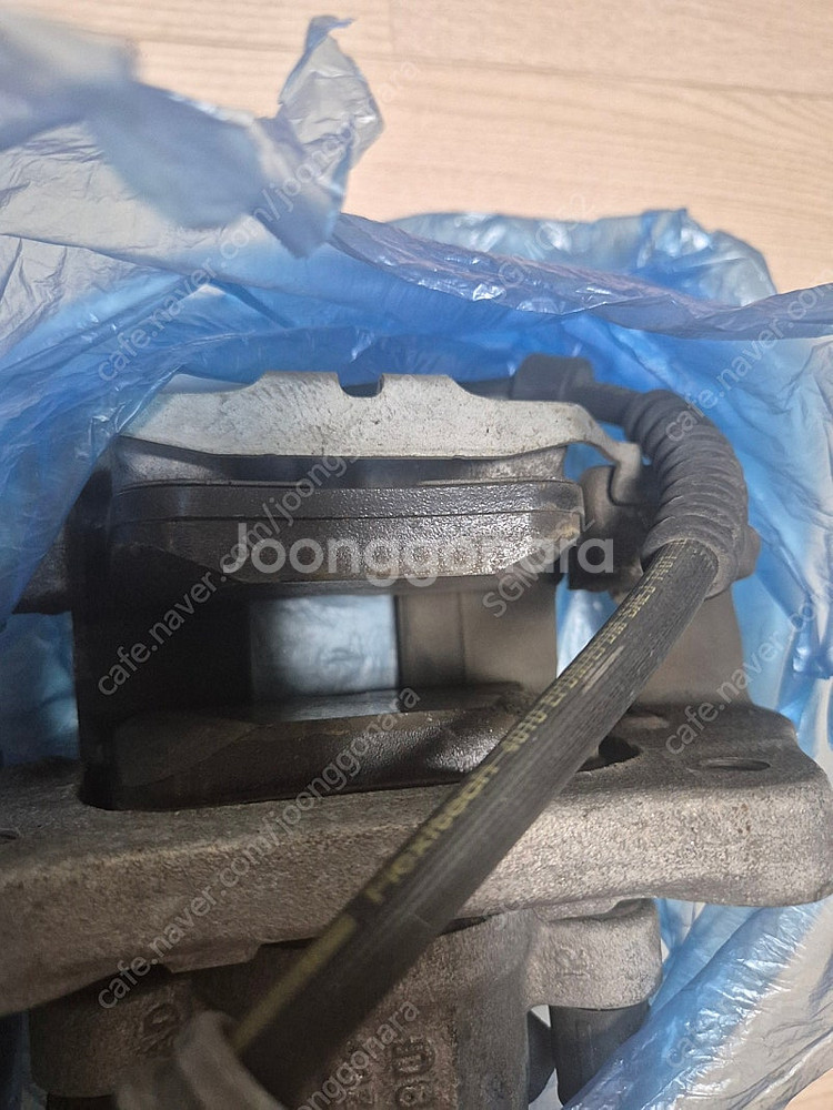 BMW 3시리즈 F30 F31 F80 프론트 캘리퍼 좌--4