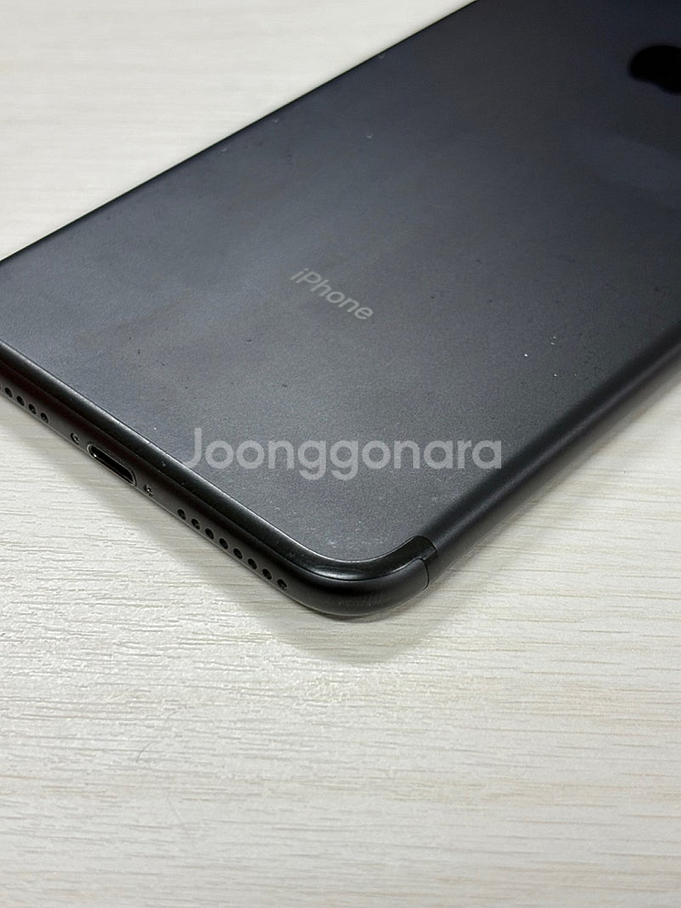 아이폰 7플러스 블랙색상 128용량 상태좋은 무잔상 미파손 단말기 14만 판매합니다--7