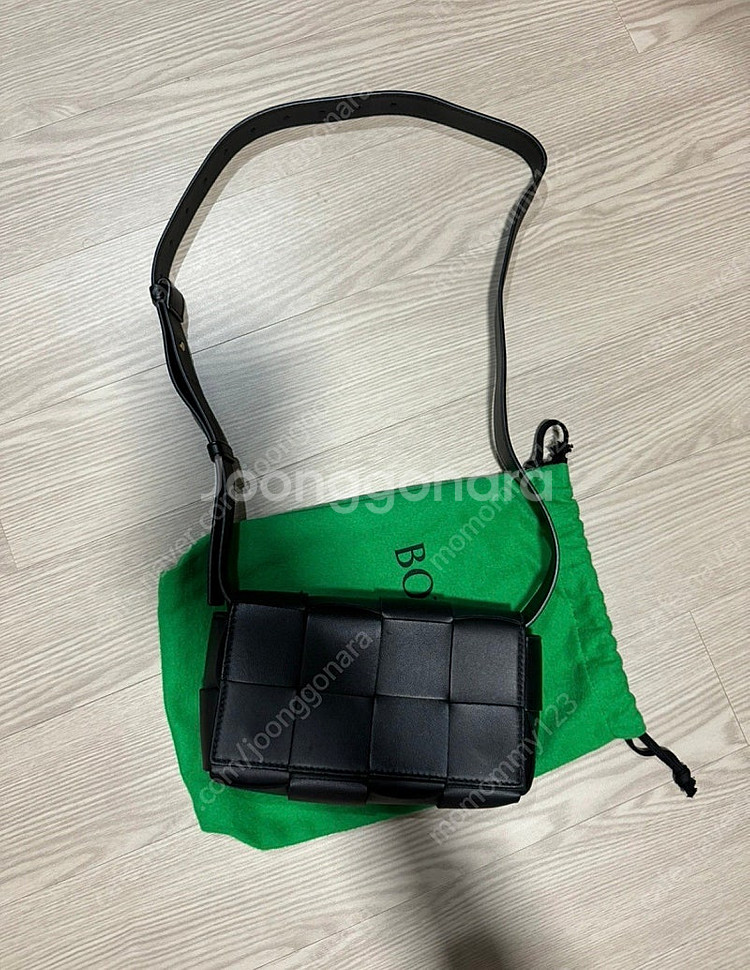 보테가베네타 카세트백 벨트백 블랙 정품--1
