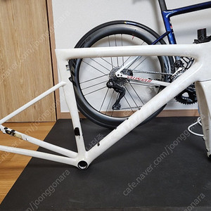 가격인하) 에스웍스 타막 SL8 듄화이트(54) 프레임셋 팝니다.