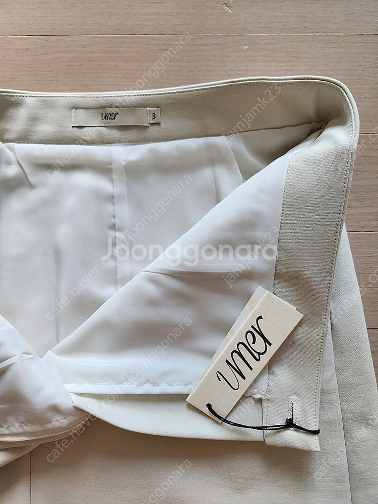 유메르 스커트 라이트베이지 새상품 택포 35000원--1
