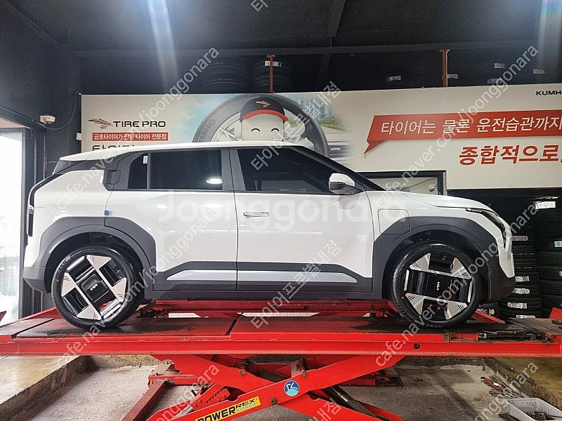 기아 EV3 19인치임판휠+신품타이어 특가행사 판매합니...--7
