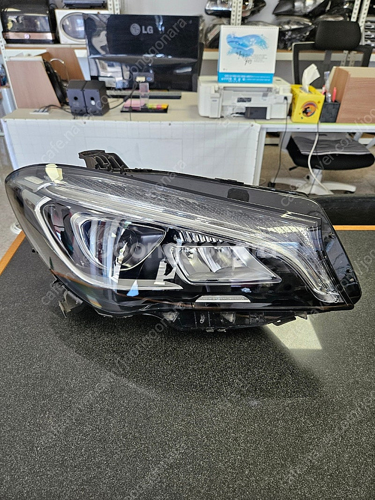 벤츠 W117 CLA 중고 후기형 운전석라이트 조수석라...--0