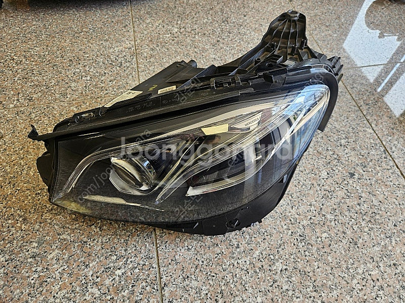 벤츠 W213 E클라스 차량 중고 운전석라이트 판매합니...--1
