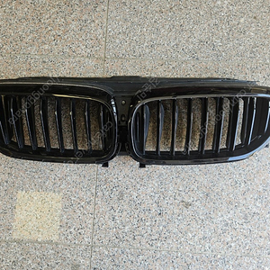BMW G30 5시리즈 전기형 중고 그릴 및 셔터그릴 판매합니다.