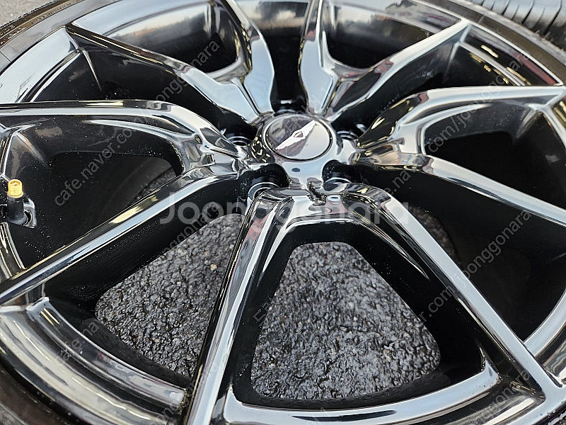 [판매] 제네시스 G70 19인치 순정휠 타이어 세트 팝니다 225 40 19 255 35 19--5