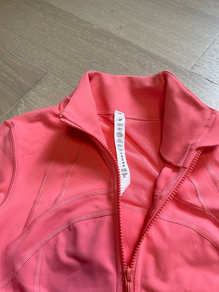 룰루레몬 디파인 자켓 6사이즈--1