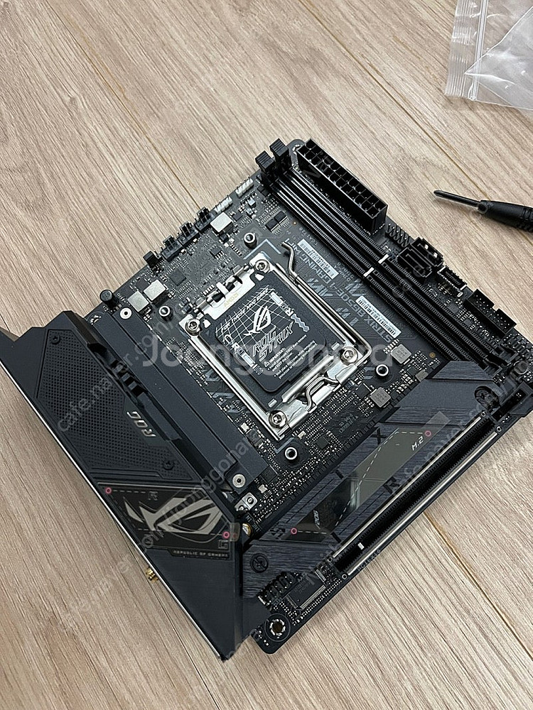 ASUS ROG STRIX B650E-I GAMING ...--1