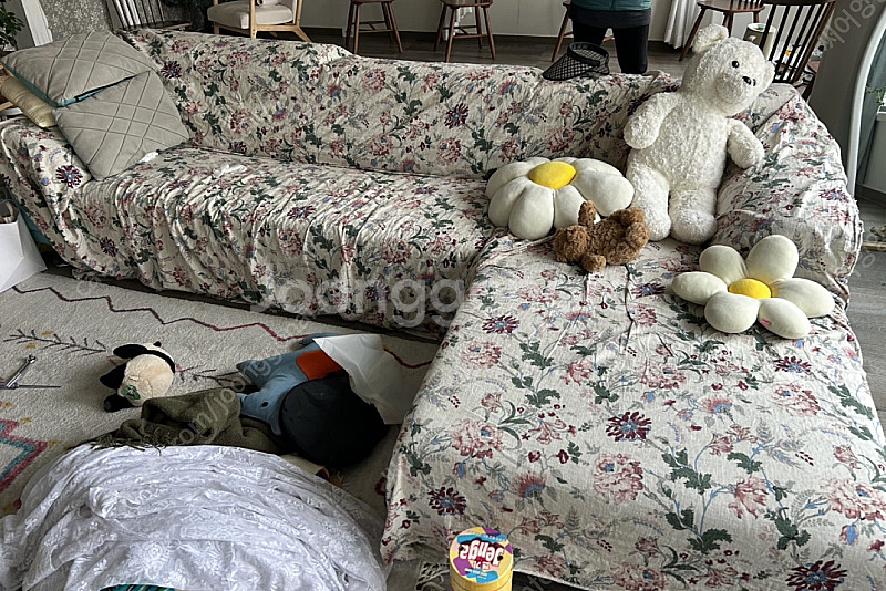 안산> 웰퍼니처 아쿠아텍스4인용 소파--1