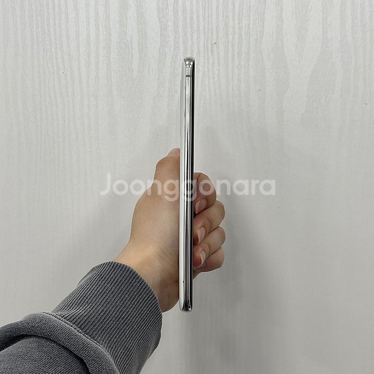 82379 갤럭시퀀텀2 128기가 화이트 공기계 팝니다...--7