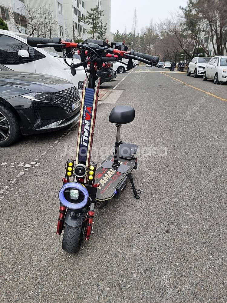1년안된 11인치 기함급 전동킥보드판매합니다.--2