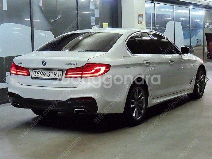 @18년식 5시리즈(7세대) 520d xDrive M스...--4