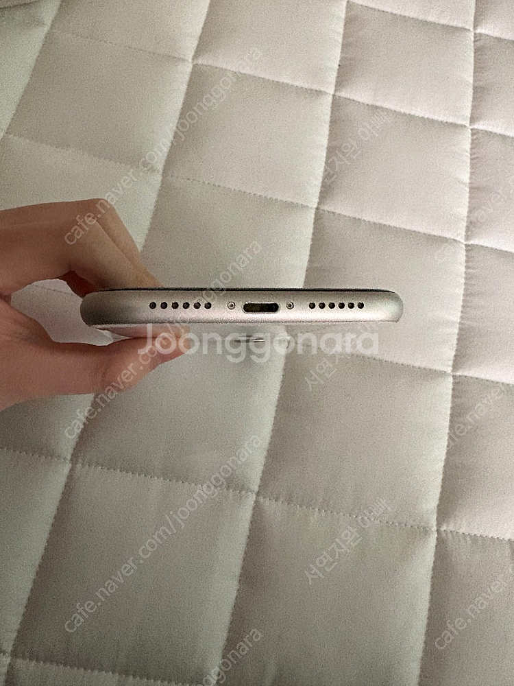 아이폰11 128기가 화이트 판매 20만 (직거래, 택배)--4