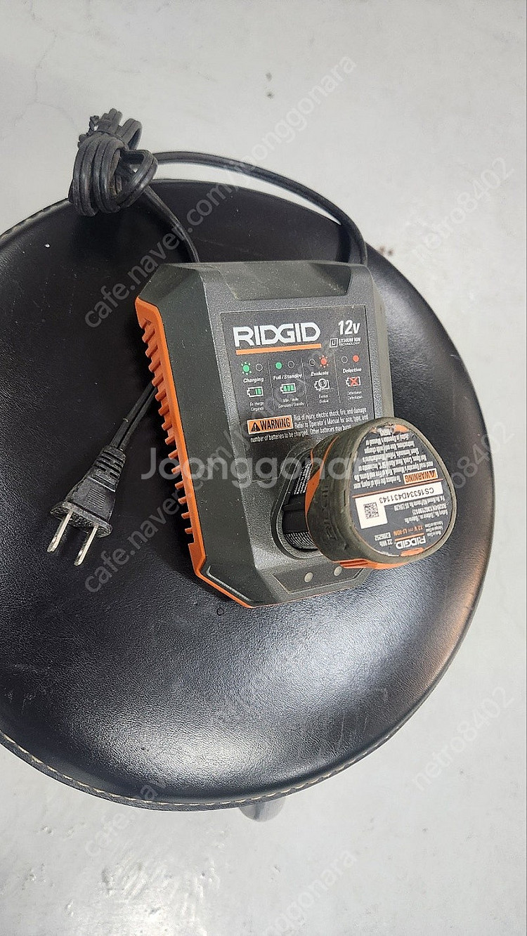 리지드 RIDGID 12v 배터리와 충전지 셋트 110...--1