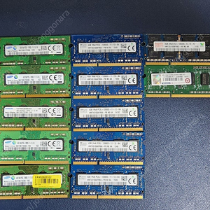 랩탑용 메모리 PC3 DDR3 4GB 12개 개당3천 팝니다.