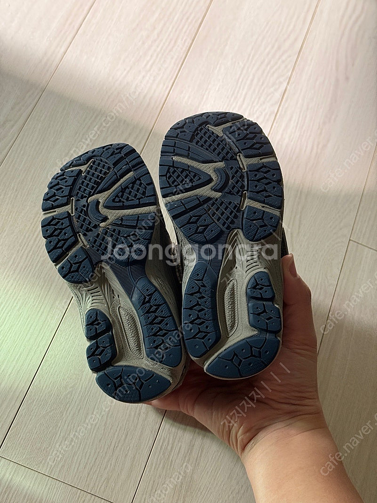 뉴발란스 키즈 1906 RB 140사이즈--2