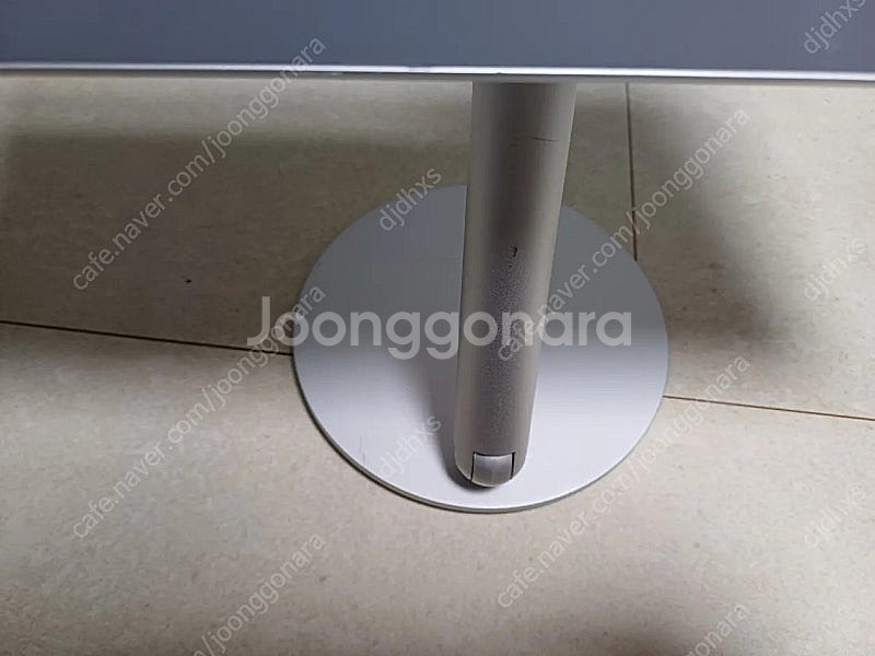 에이핀 접이식 마그네틱 거치대(갤럭시탭 울트라용) 팝니...--1