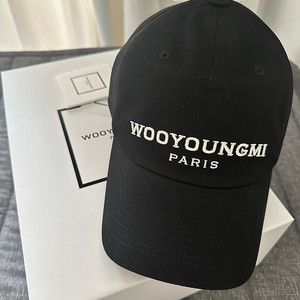 우영미 25ss 볼캡 새상품 팔아요
