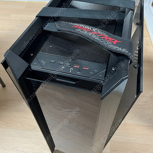 ASUS Rog Strix Helios 헬리오스 케이스(라이저케이블 포함) 팝니다