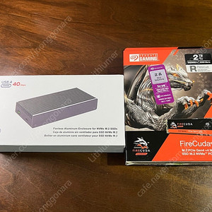 썬더볼트 4 40Gbps M.2 NVMe SSD 인클로저 + 2테라 SSD 판매합니다.