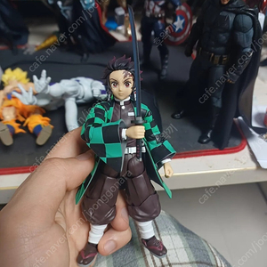 액션피규어들 팝니다 (shf 탄지로, 손오공 무의식의