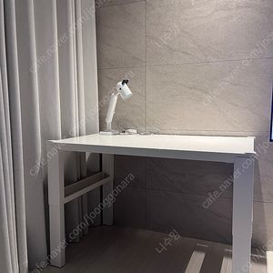 이케아 폴 책상 + 조명
