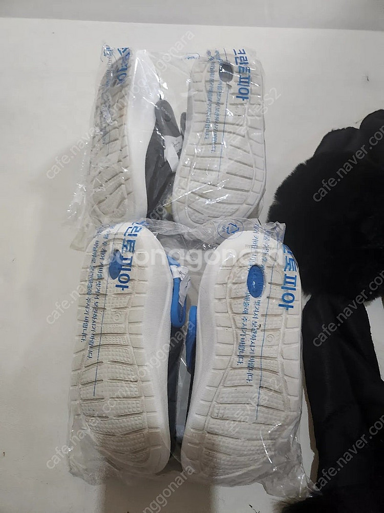 쌍둥이 가능)크록스 샌달 165~170/C10/블루와블랙 2켤레 & 방한화호환용내피& 욕실화(170) 일괄판매--1