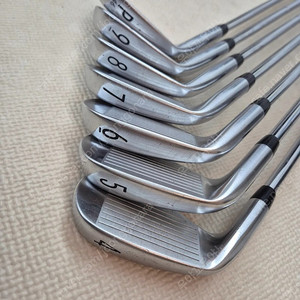 타이틀리스트 t100 2세대 4-p 7아이언팝니다